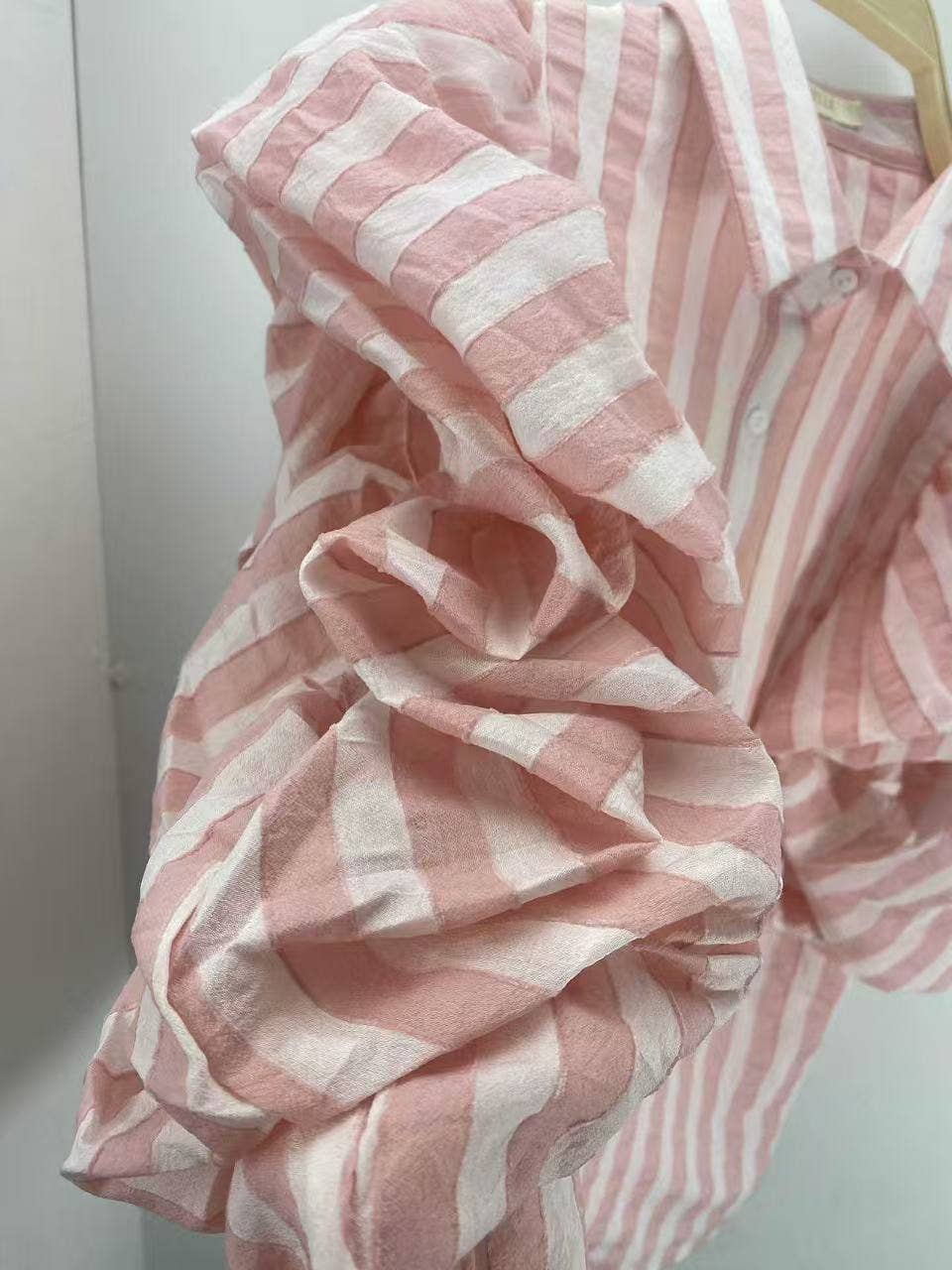 Chemise Rayée Volants Couture “Dolce Riviera” – Manches Over