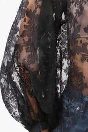 Blouse En Dentelle Transparente – Élégance Parisienne