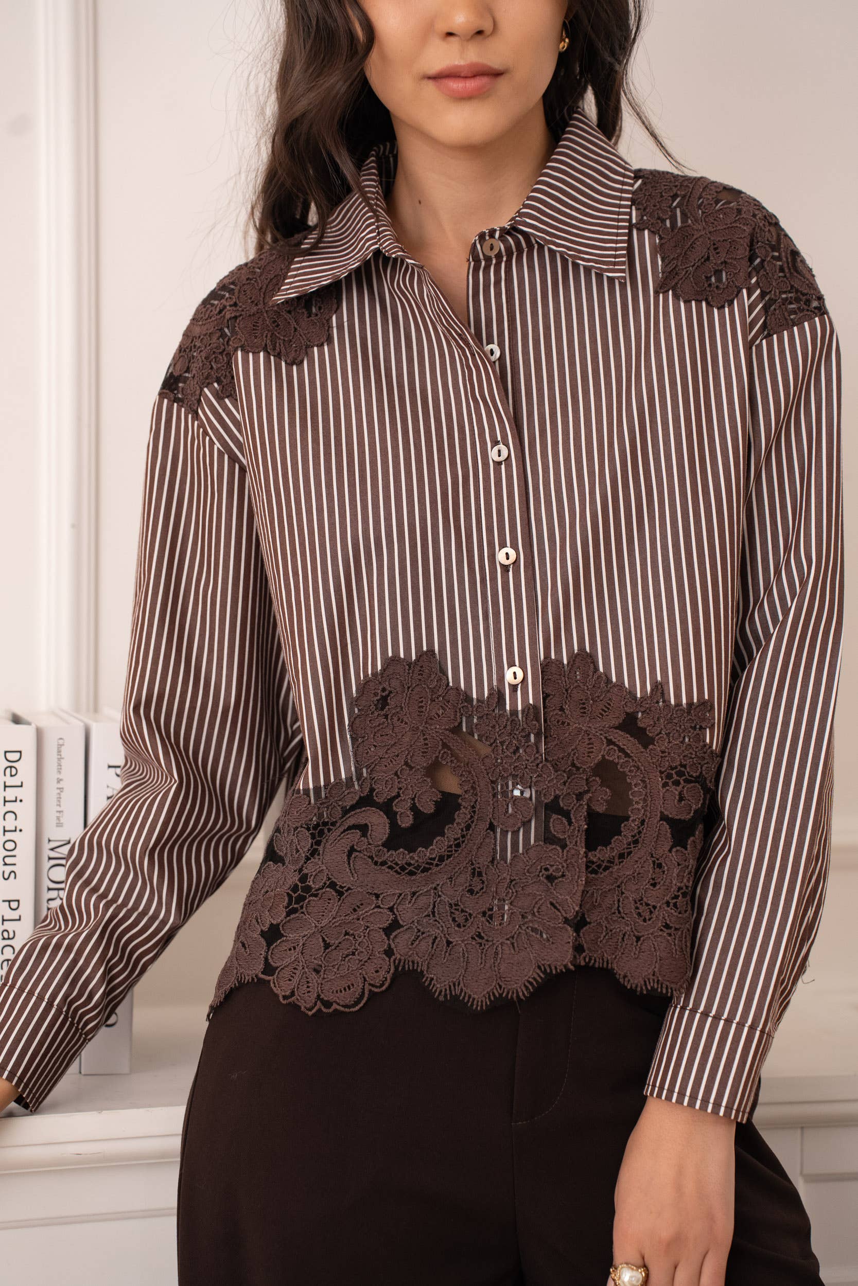 Chemise coton empiècements en dentelle - CK08340-1