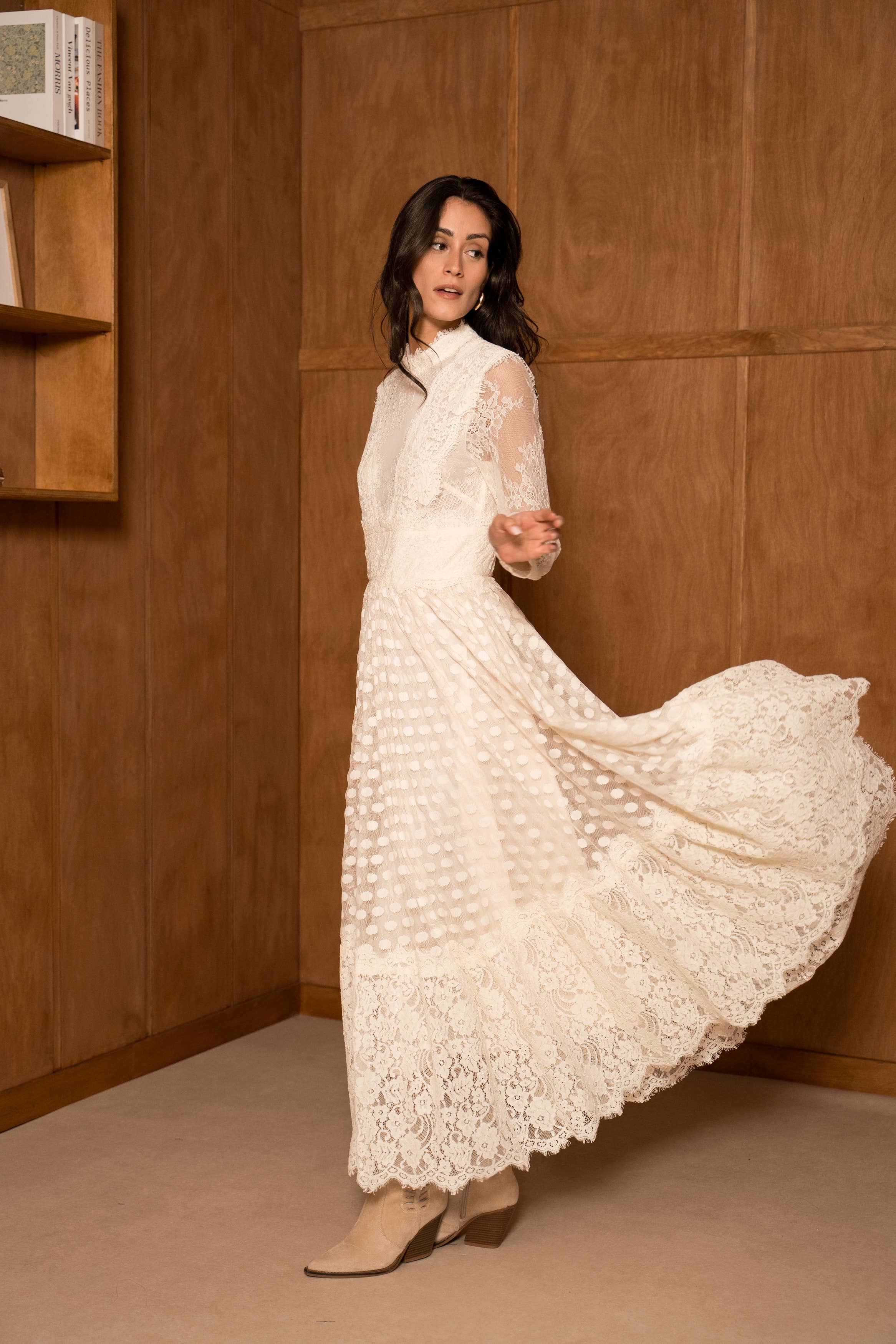 Robe longue en dentelle plumetis - 81068