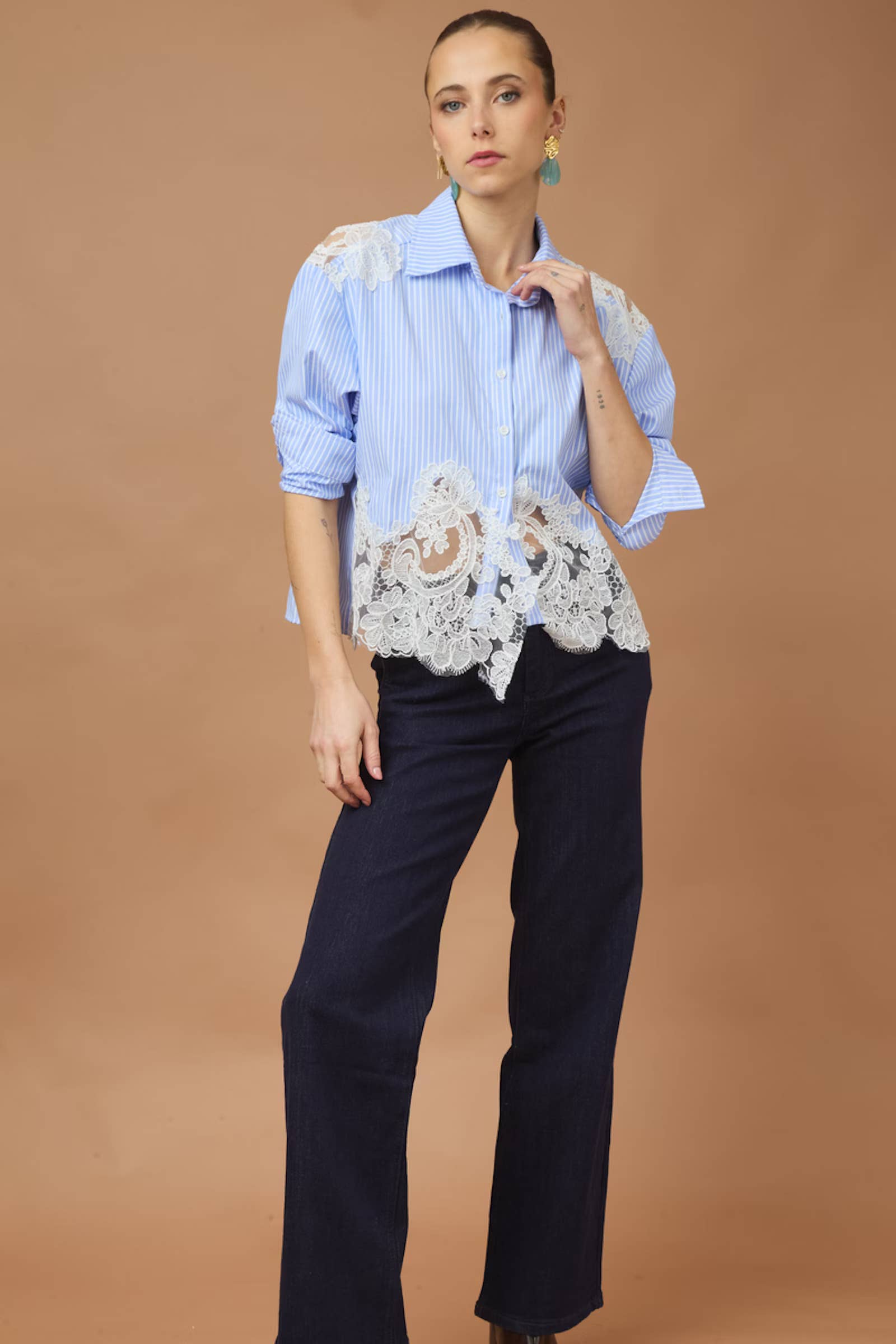 Chemise coton empiècements en dentelle - CK08340-1