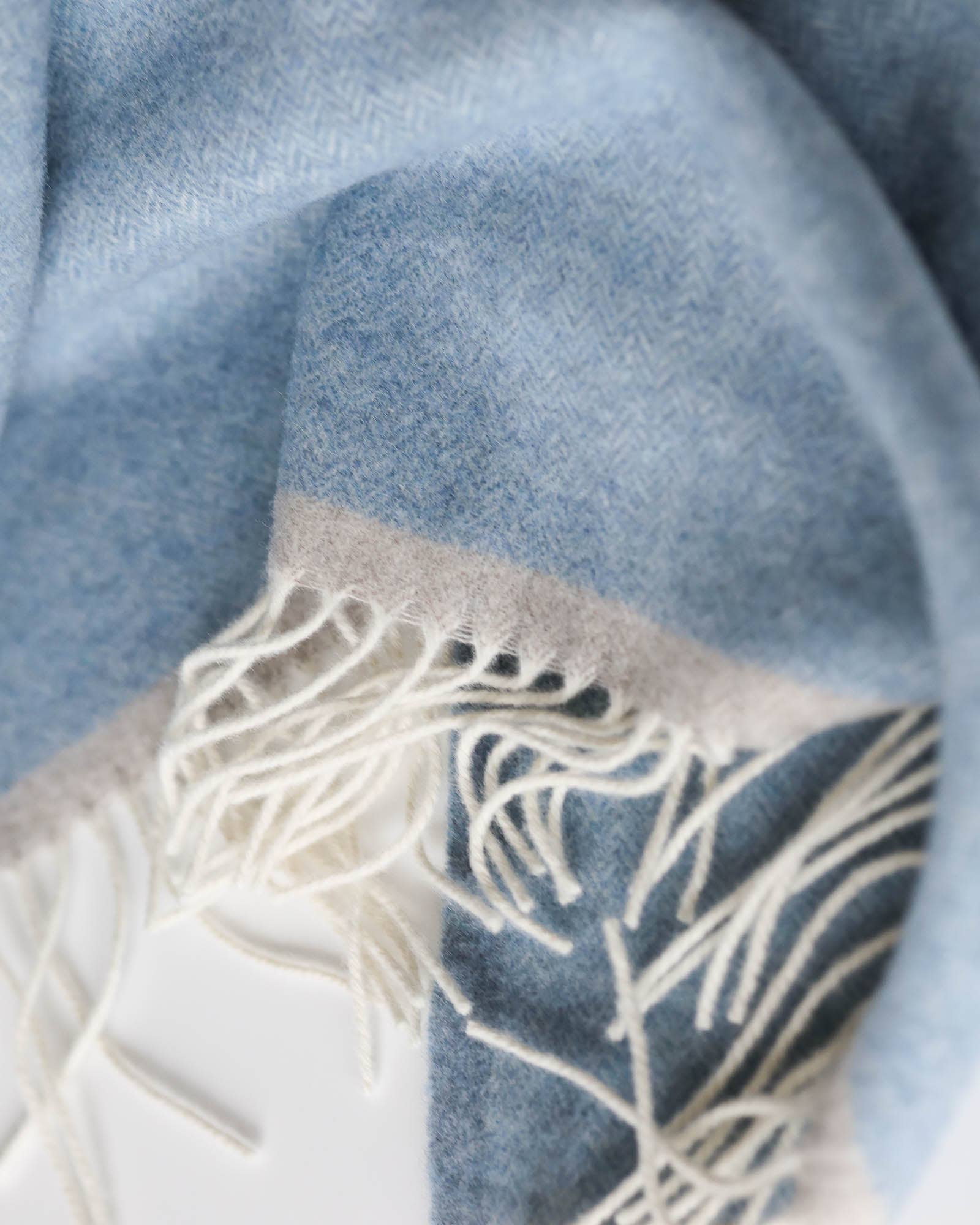 Plaid doux en cachemire et laine mérinos MILANO bleu