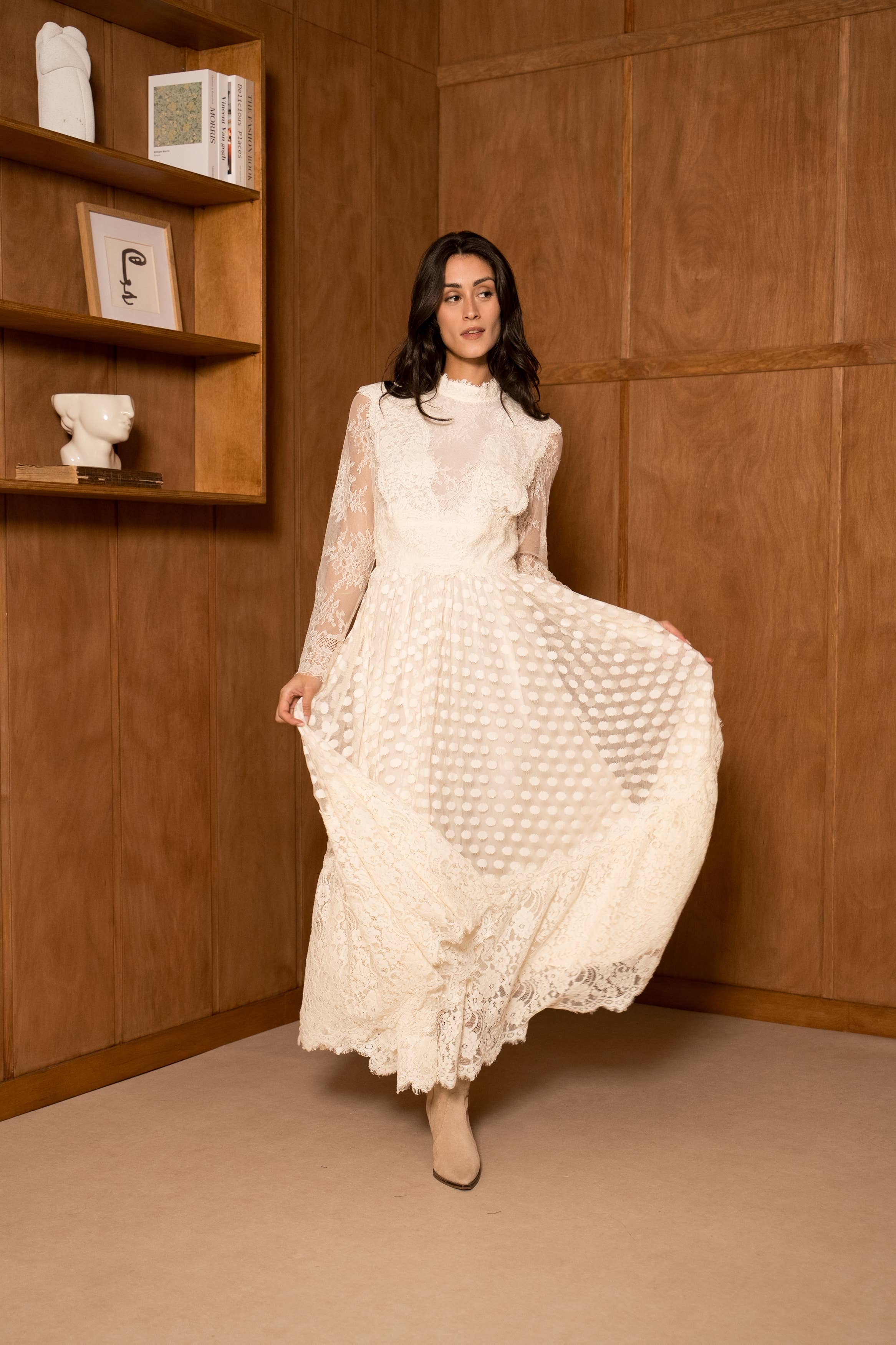 Robe longue en dentelle plumetis - 81068