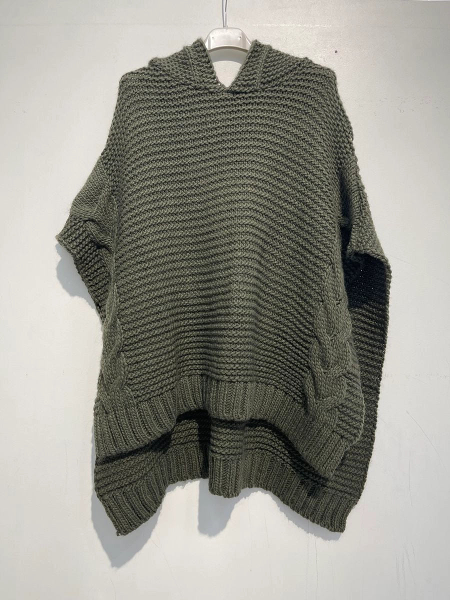 Neuleponcho – Klassista kerrospukeutumista syys- ja talvikauteen