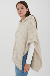 Neuleponcho – Klassista kerrospukeutumista syys- ja talvikauteen